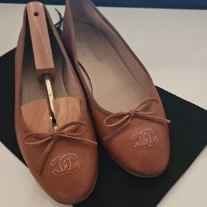 CHANEL Tan Leather Loafers with Bow